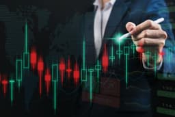 「オルカン一択は危険」は本当?オルカンの特徴や利回り、運用実績をチャートでまとめて解説